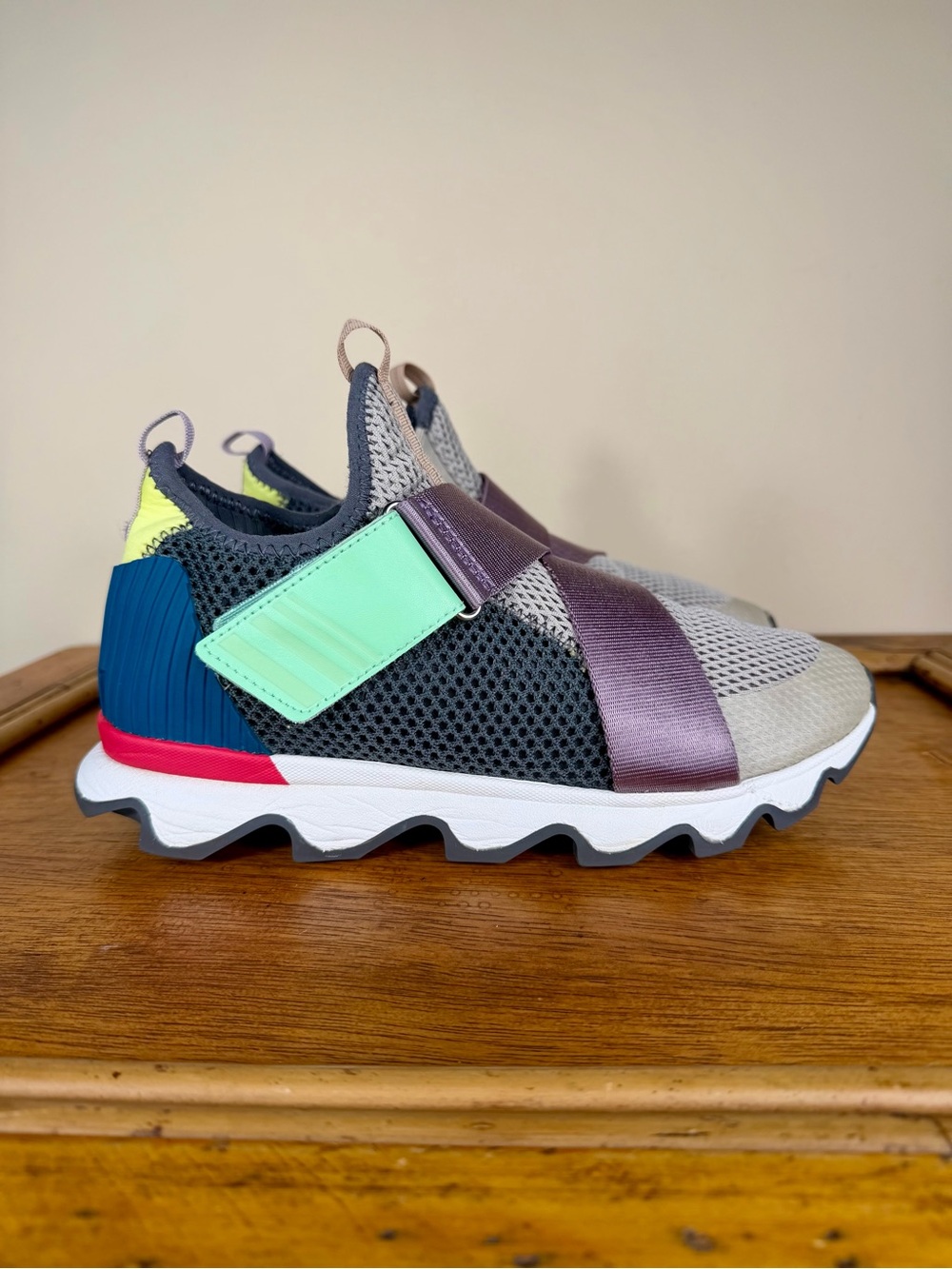 Sorel Women’s Kinetic Sneaker Size 9.5 Multicolor